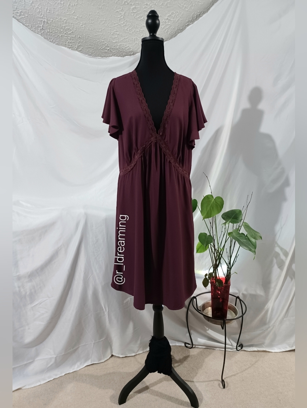 NWOT Old Navy Maternity Crepe Lace-Trim Mini Dress Size XL In Cherry Bark